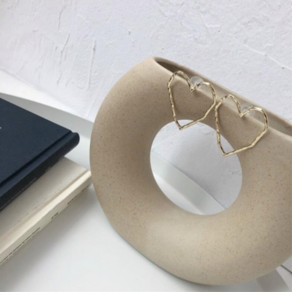 Carved Heart Outline Gold Stud Earrings - Picture 7 of 7